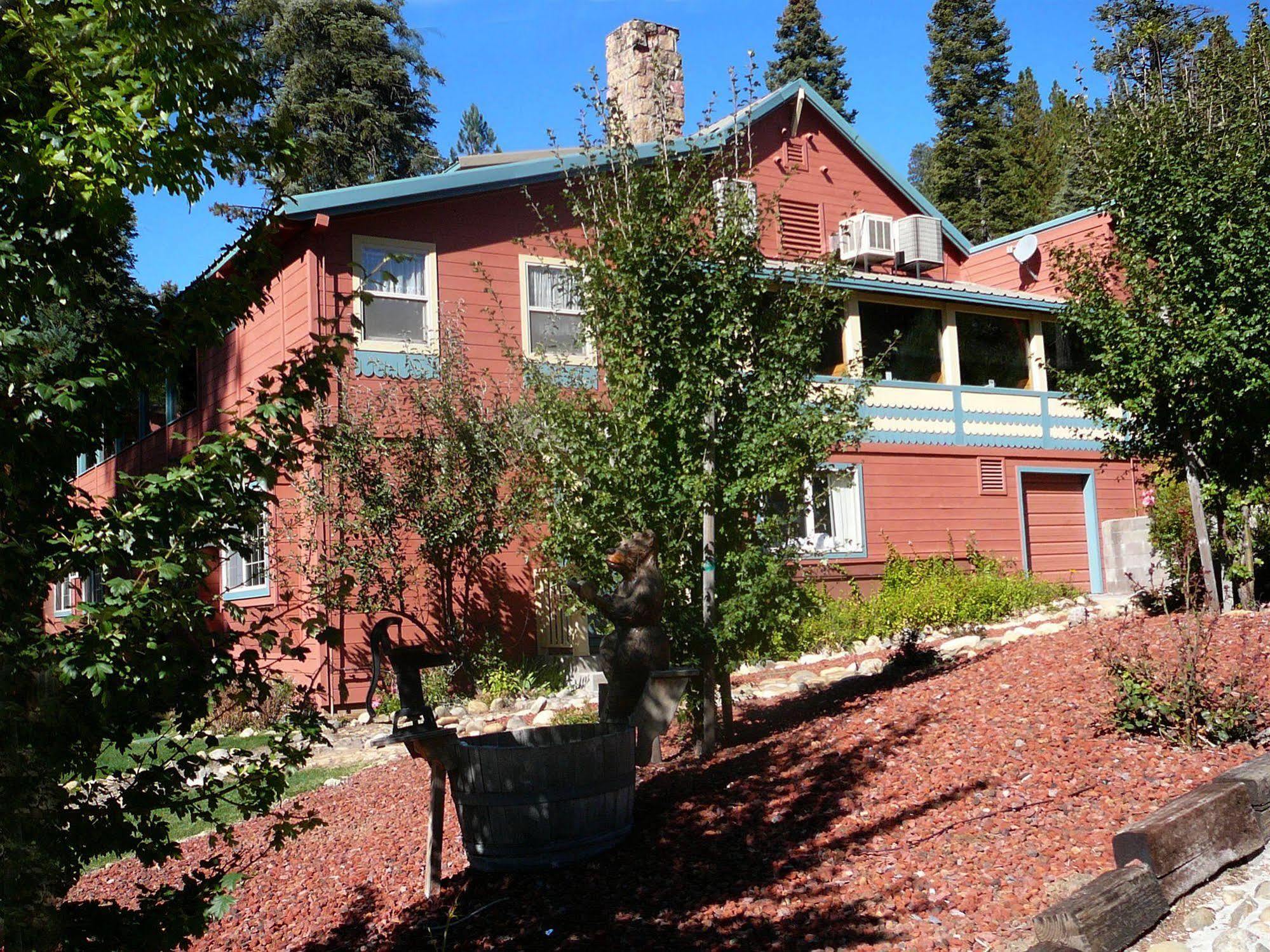 Strawberry Inn Екстер'єр фото
