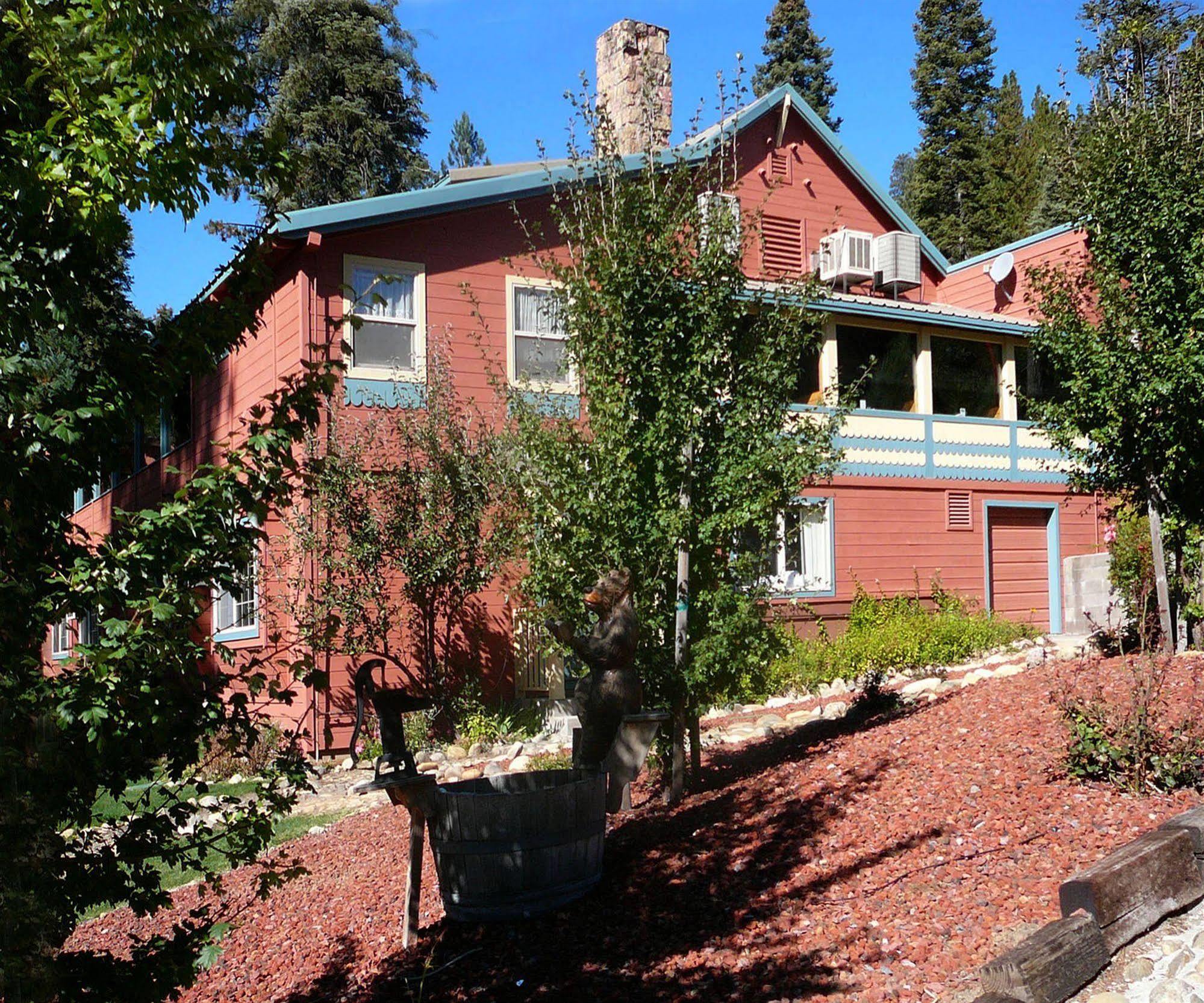 Strawberry Inn Екстер'єр фото